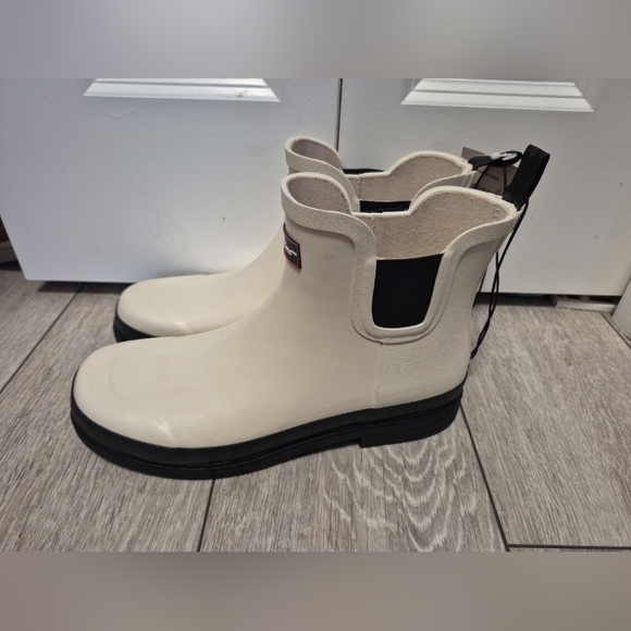 Canadiana Womens Cream Rubber Rain Water Puddle Chelsea Boots with Black Sole - Picture 5 of 6